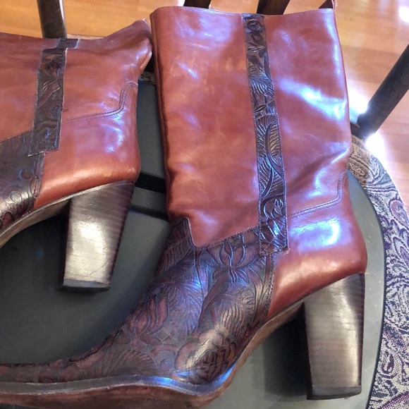 Boots - Picture 4 of 6